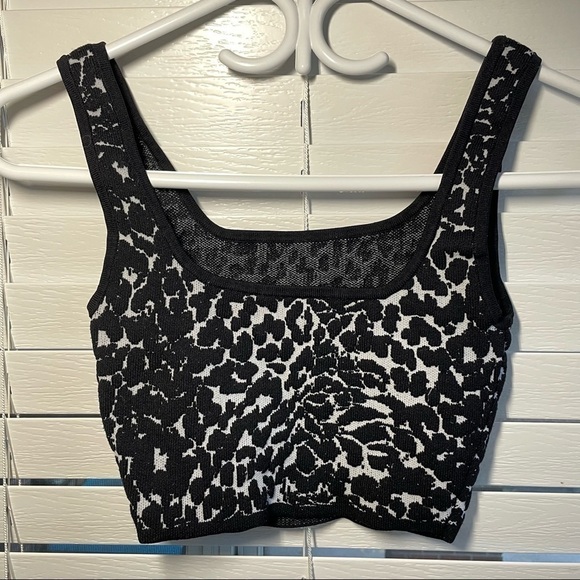 aritzia Babaton Sculpt Knit Tank Top size XS - Picture 8 of 9